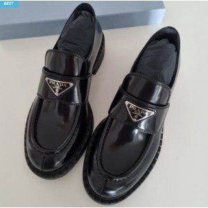 PRADA 프라다 무광 브러시드 가죽 로퍼 블랙 1D246M